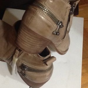 dolce vita ankle shoes